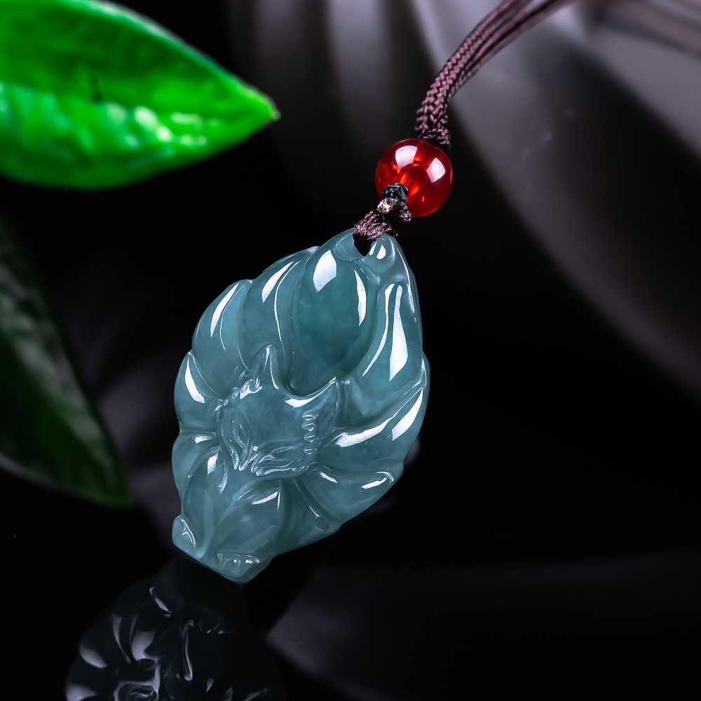 หยกพม่าธรรมชาติจี้รูปสุนัขจิ้ง - Woman Accessory บทวิจารณ์และราคา